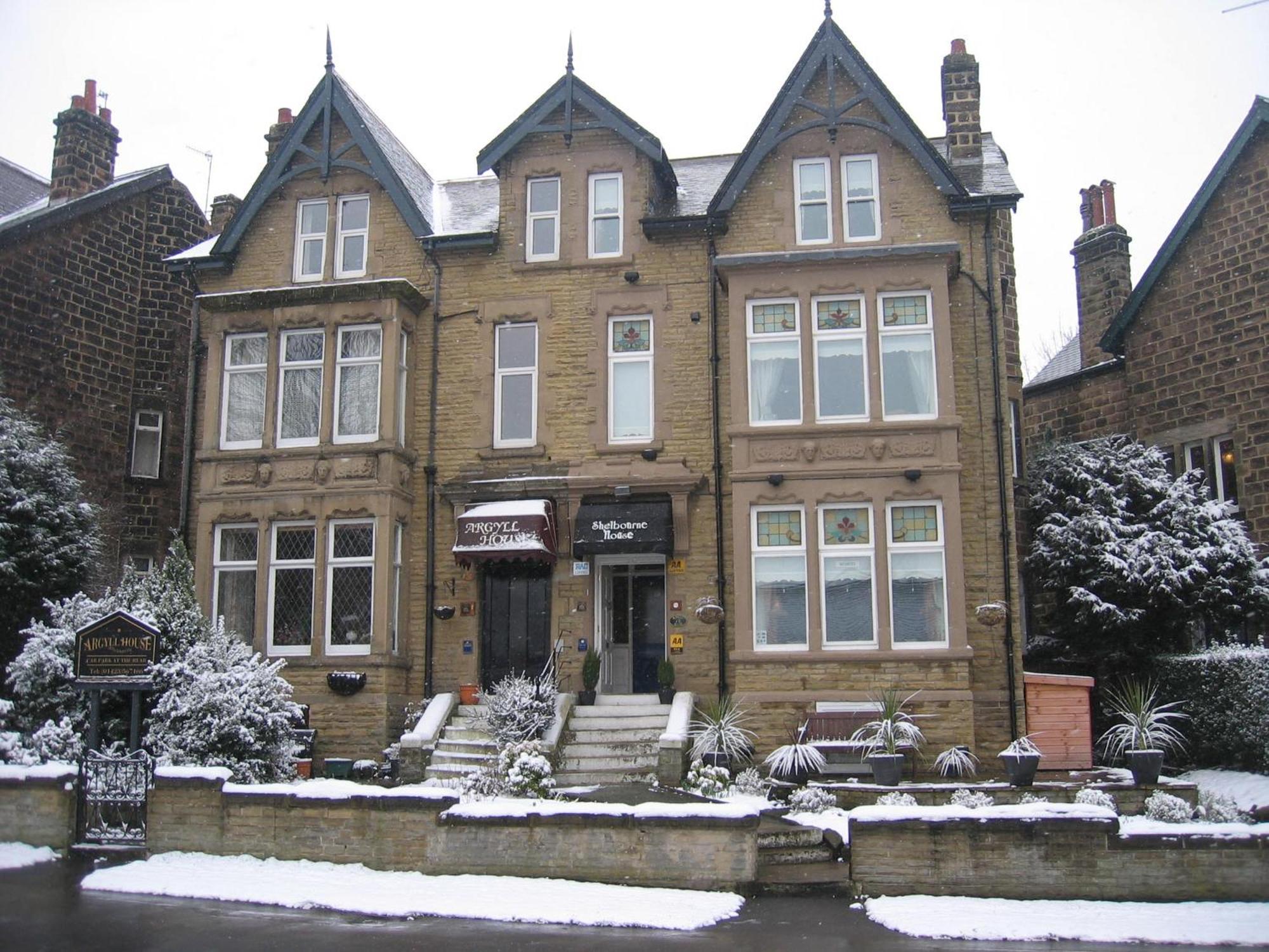 Shelbourne House Bed & Breakfast Harrogate Exterior photo