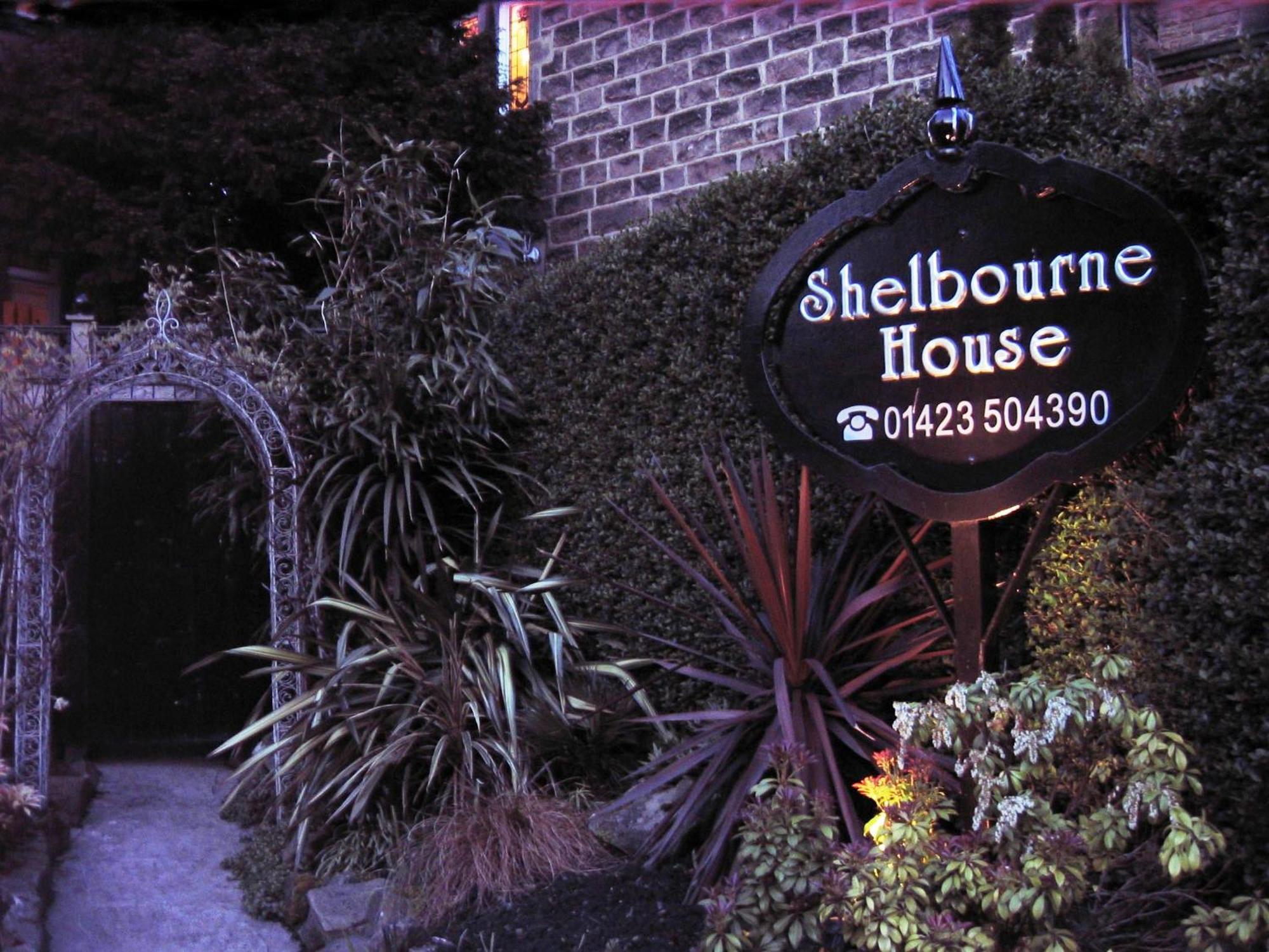 Shelbourne House Bed & Breakfast Harrogate Exterior photo